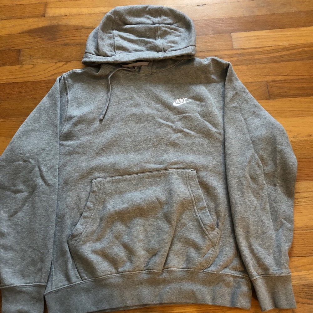 grey nike sweatshirt